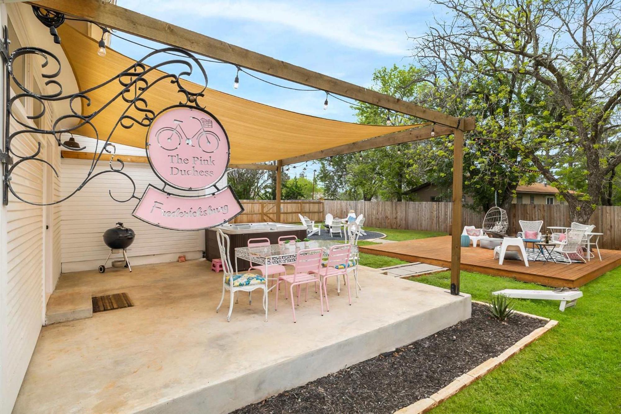 Willa Pink Duchess - Mins To Main Hot Tub & Fire Pit Fredericksburg Zewnętrze zdjęcie